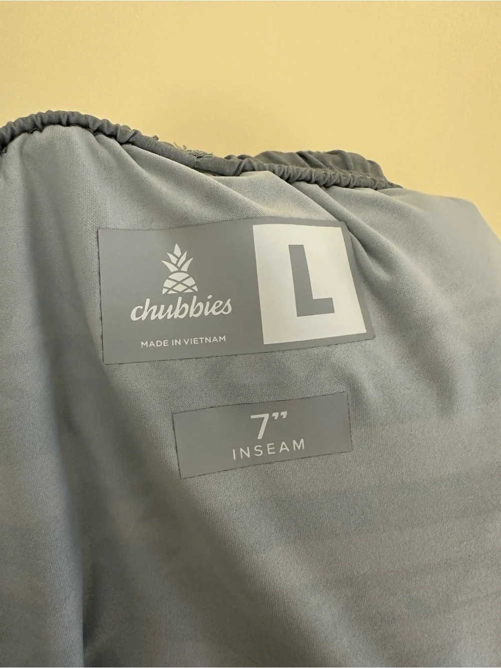 Chubbies 7” Inseam Sport Shorts Men Size Large Gray